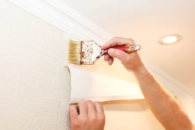 Pose de papier peint à Matour — revêtements muraux et toiles de verre